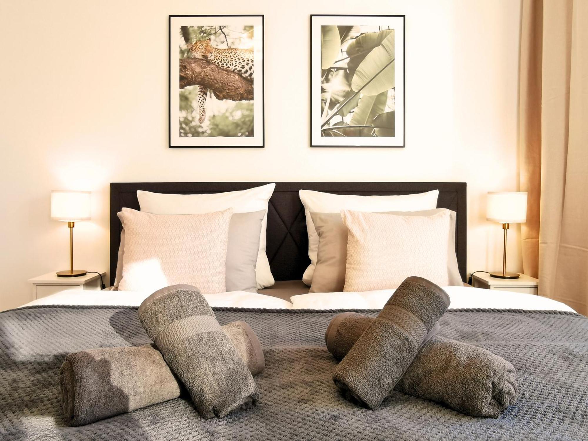 Fynbos Penthouse Deluxe, Balkon, Parkplatz Daire Straubing Dış mekan fotoğraf